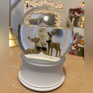 ISO Zgallerie snow globe